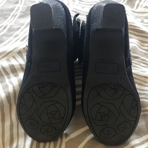 Girls Black Booties - Picture 4 of 4